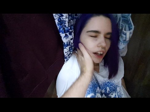 ❤️ Fandt min søster i skabet og hjalp hende med at komme Porn video at da.redgast4asset.ru